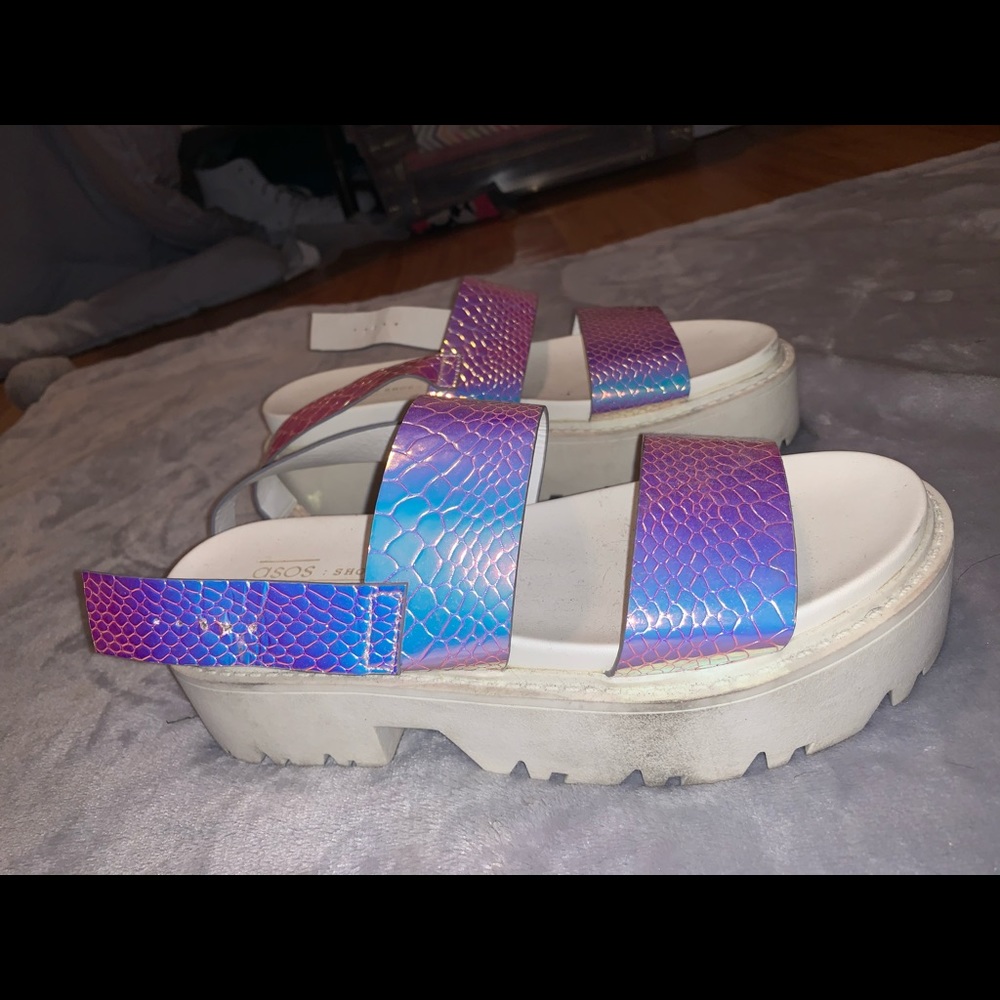 Platform sandals - Picture 2 of 2
